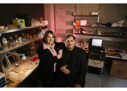 Mihri and Cengiz Ozkan, both professors in the Bourns College of Engineering. Courtesy: Bourns College of Engineering