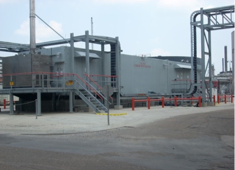 For a Gulf Coast refinery controls upgrade, Burrow Global designed remote instrument enclosures (RIEs) to house process control equipment and included redundant uninterruptible power supply (UPS) and HVAC systems. Courtesy: Burrow Global