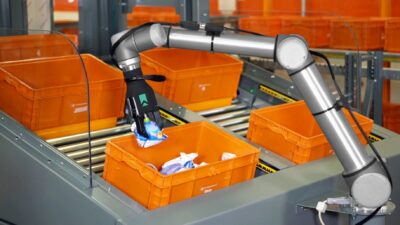 Robotic piece-picking solution for intralogistics combines innovative grasping technology, intelligent sensors, computer vision, and machine learning to automate individual item picking in warehouses and fulfillment centers. Courtesy: Robotic Industries Association/RightHand Robotics, Inc.