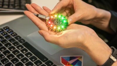 Researchers at the University of Bath are looking to see if a simple device can encourage people to make a behavioral change to protect their data and privacy. Courtesy: University of Bath/ISSSource
