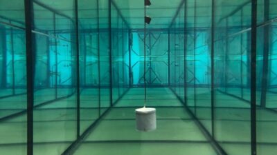A battery-free underwater “piezoelectric” sensor invented by MIT researchers transmits data by absorbing or reflecting sound waves back to a receiver, where a reflected wave decodes a 1 bit and an absorbed wave decodes a 0 bit — and simultaneously stores energy. Courtesy: Massachusetts Institute of Technology