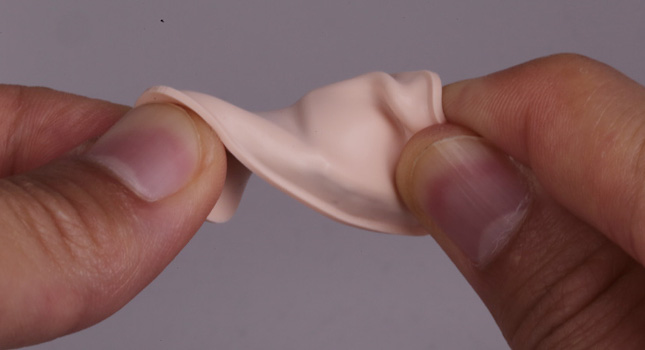 Northwestern researchers have developed a device that monitors early signs, disease progression and response to treatment to COVID-19. Courtesy: Northwestern University