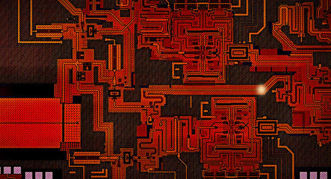 Researchers have developed a data transfer system that pairs high-frequency silicon chips with a polymer cable as thin a strand of hair. Courtesy: Massachusetts Institute of Technology (MIT)
