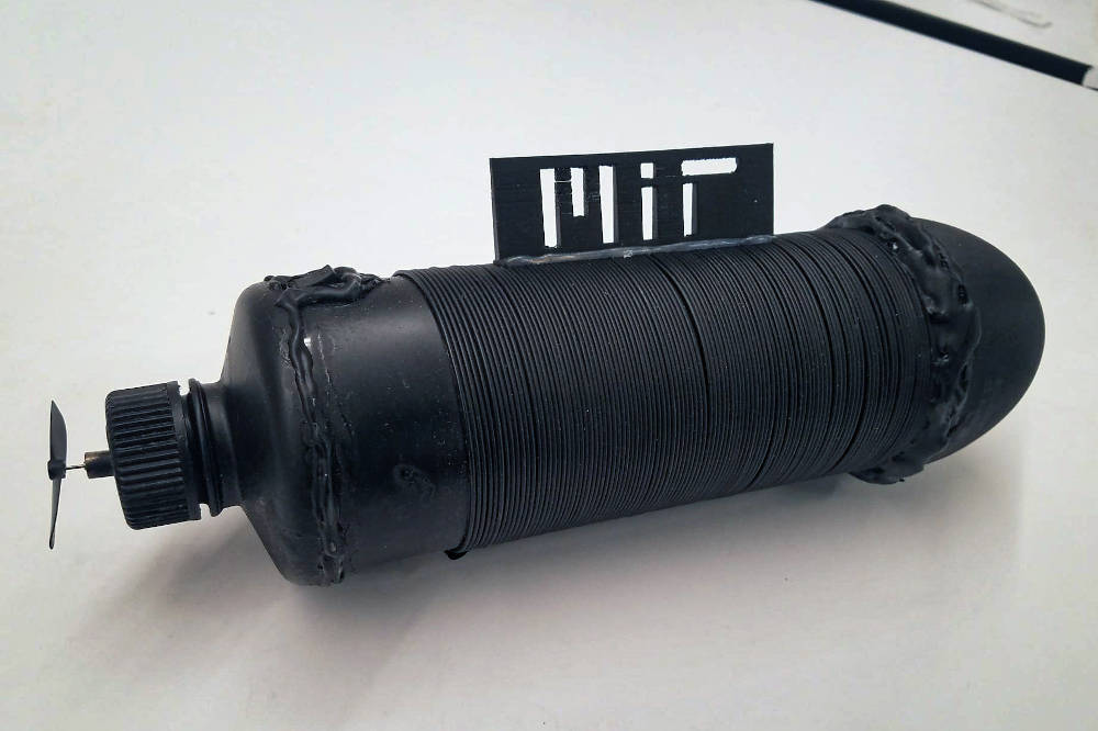 This submarine drone is powered by a 20-meter-long fiber battery that is wrapped on its surface. Courtesy: Massachusetts Institute of Technology