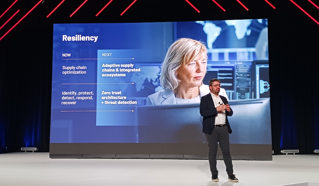 When talking about artificial intelligence (AI) or robots or other automation, Perducat said, it’s not about removing people, but using technologies to help people do their jobs, suggested Cyril Perducat, Rockwell Automation senior vice president and chief technology officer in the Nov. 9 keynote presentation at Automation Fair, by Rockwell Automation. 