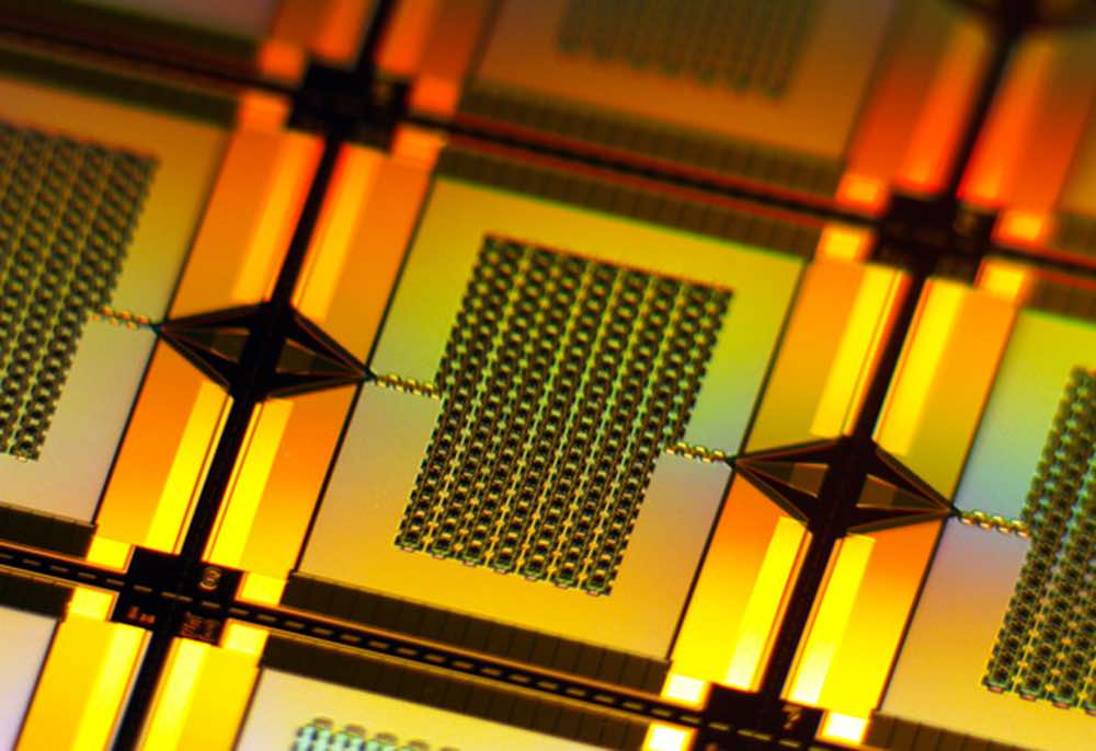 This superconducting parametric amplifier can achieve quantum squeezing over much broader bandwidths than other designs, which could lead to faster and more accurate quantum measurements. Courtesy: Massachusetts Institute of Technology