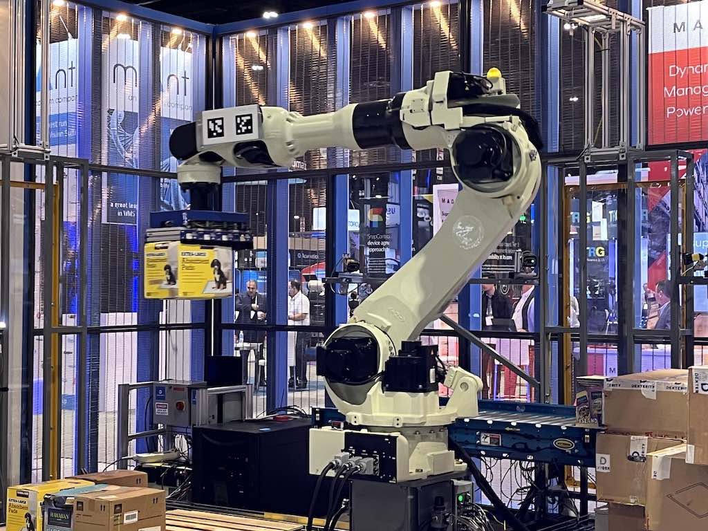 Robots — industrial and collaborative — are being applied to more manufacturing applications. Courtesy: Chris Vavra, CFE Media and Technology