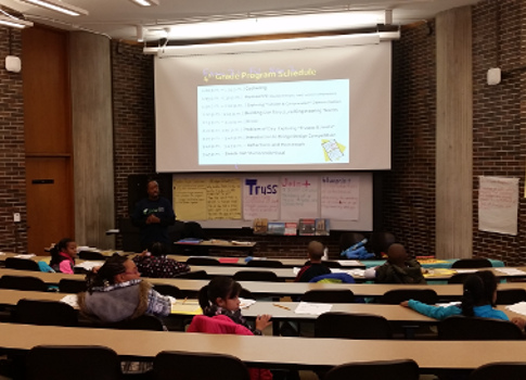ChiS&E workshop at the University of Illinois at Chicago for 4th graders. Photo by Anisa Samarxhiu, CFE Media