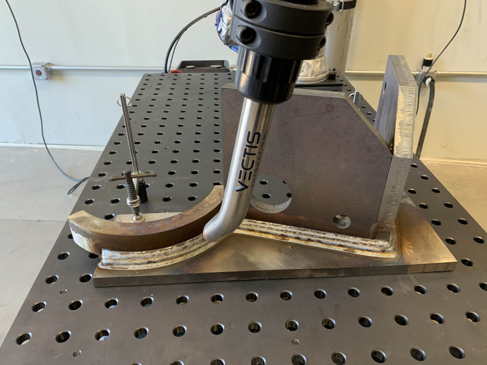 Figures 2a and 2b: A multipass heavy weld is shown using the Vectis Cobot Welding Tool. Courtesy: Vectis Automation 