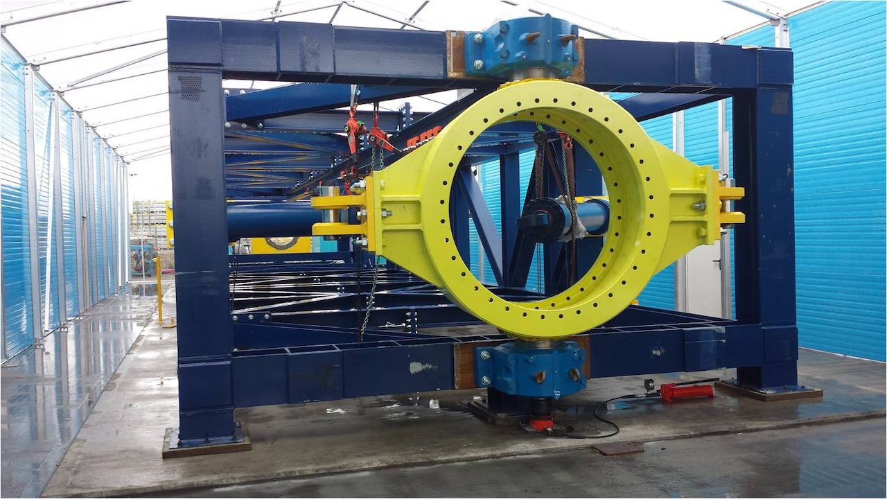 Figure 2: The flex fatigue rig meets the oil and gas industry’s need to test umbilical and bend strain reliever design for equipment intended for deployment further offshore and in more dynamic sea states. Courtesy: Oceaneering
