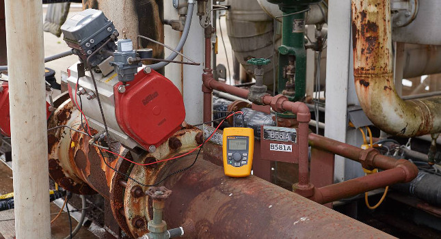 Figure 1: Using this handheld loop valve tester, it takes an average of only five minutes for a technician to assess the performance of a proportional smart valve. Courtesy: Fluke Corp.