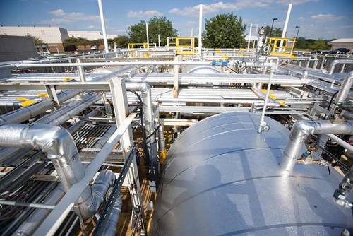 Figure 1: Installing and maintaining wired 4-20 mA or fieldbus instruments in a hazardous location can be difficult and expensive. Wireless transmitters can solve these problems. Courtesy: Emerson Process Management
