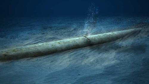A damaged pipeline leaking in deepwater highlights the importance of a sound maintenance strategy as well as an established procedure for repairs. Courtesy: Oceaneering