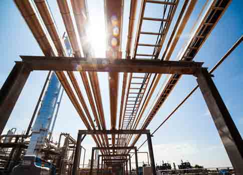 In practice, APM initiatives typically involve applications that pinpoint failures to critical equipment and also set maintenance plans for different classes of equipment. These implementations typically tie into EAM technologies to follow through on chan
