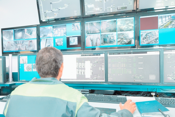 Empowering operators through improved situational awareness and better handling of abnormal conditions helps them make better decisions and so improve safety and process uptime. Courtesy: ABB