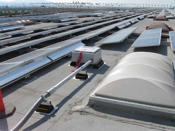 An environment such as hot and sunny rooftop in California must be taken into account before selecting a material. Courtesy: SpecTech, Stalin