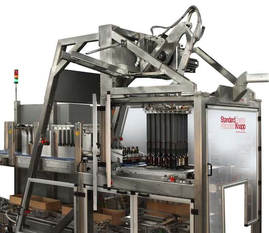 The Pic-N-Place module is designed to pick products efficiently thanks to a color-coded docking station and it can operate on a continuous basis without interruption. Courtesy: Standard-Knapp