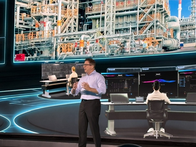 Jason Urso, CTO, Honeywell Industrial Automation, announcing Experion Cognition at HUG 2026.